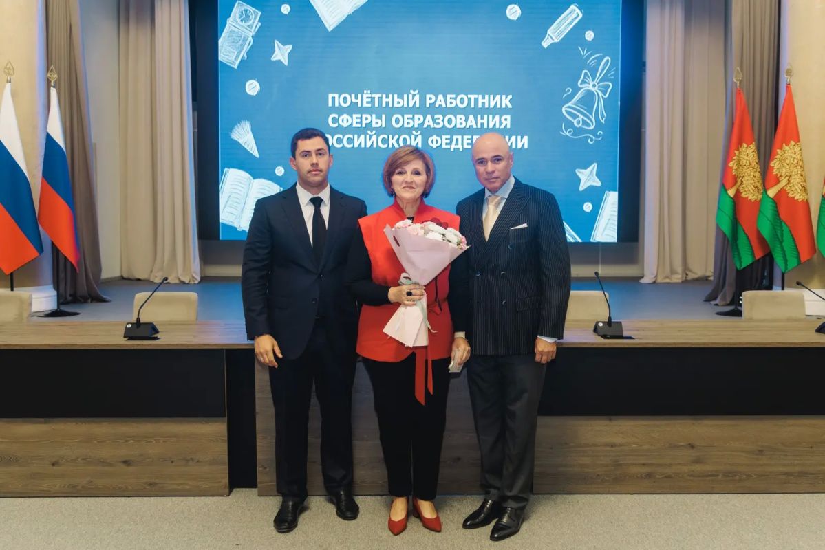 Вместе с губернатором провели торжественный приём, приуроченный к Международному дню учителя Вместе с губернатором провели торжественный приём, приуроченный к Международному дню учителя
