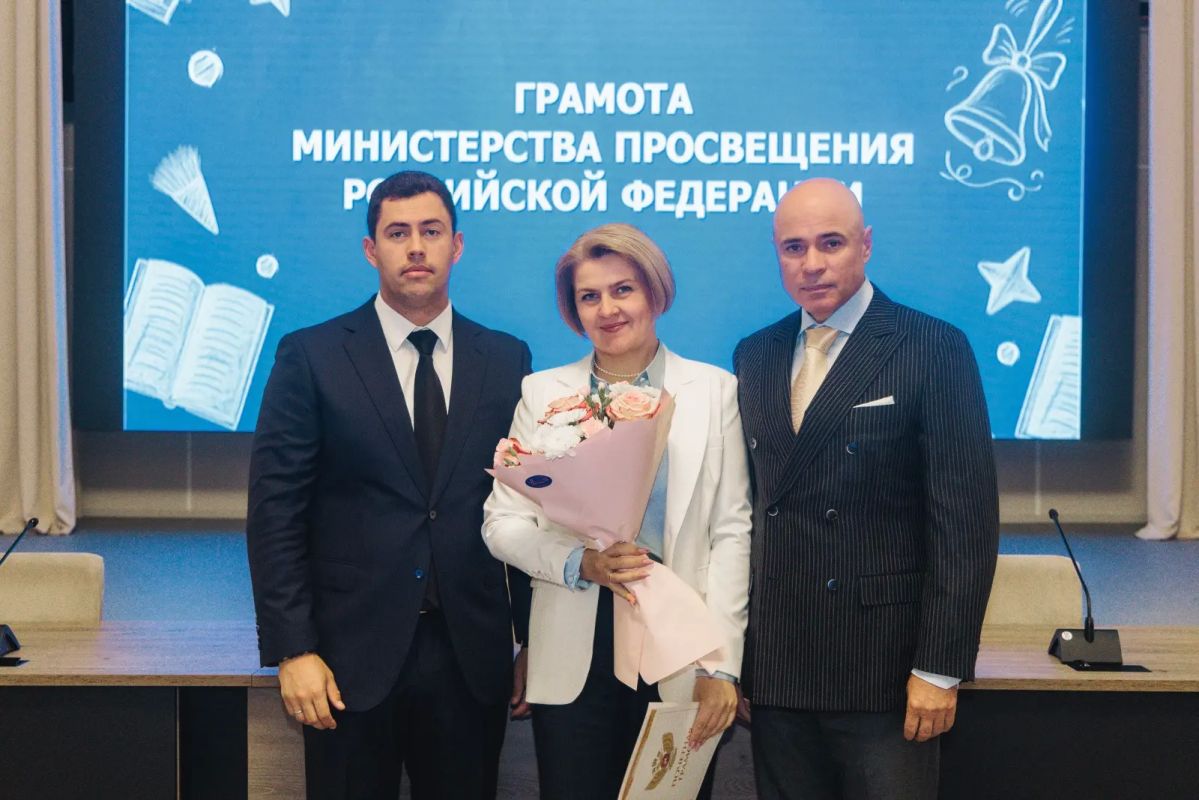Вместе с губернатором провели торжественный приём, приуроченный к Международному дню учителя Вместе с губернатором провели торжественный приём, приуроченный к Международному дню учителя