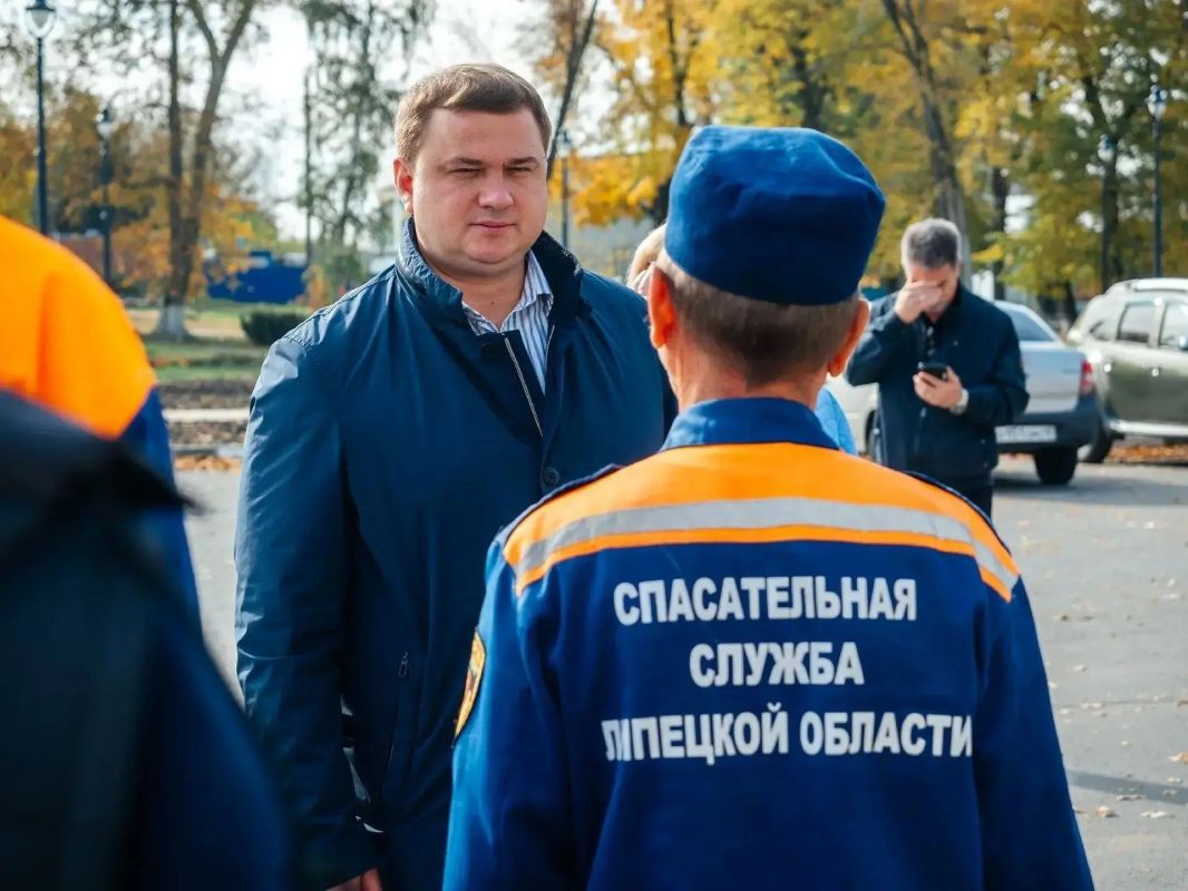 Задонские спасатели готовы к любым ЧС. В рамках Всероссийской штабной тренировки специалисты проверили оснащение, спецтехнику, средства связи и слаженность действий Задонские спасатели готовы к любым ЧС. В рамках Всероссийской штабной тренировки специалисты проверили оснащение, спецтехнику, средства связи и слаженность действий