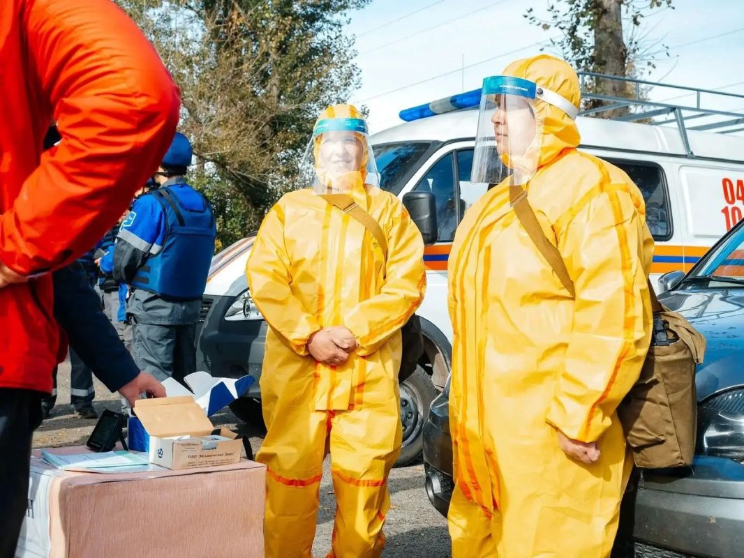 Задонские спасатели готовы к любым ЧС. В рамках Всероссийской штабной тренировки специалисты проверили оснащение, спецтехнику, средства связи и слаженность действий Задонские спасатели готовы к любым ЧС. В рамках Всероссийской штабной тренировки специалисты проверили оснащение, спецтехнику, средства связи и слаженность действий