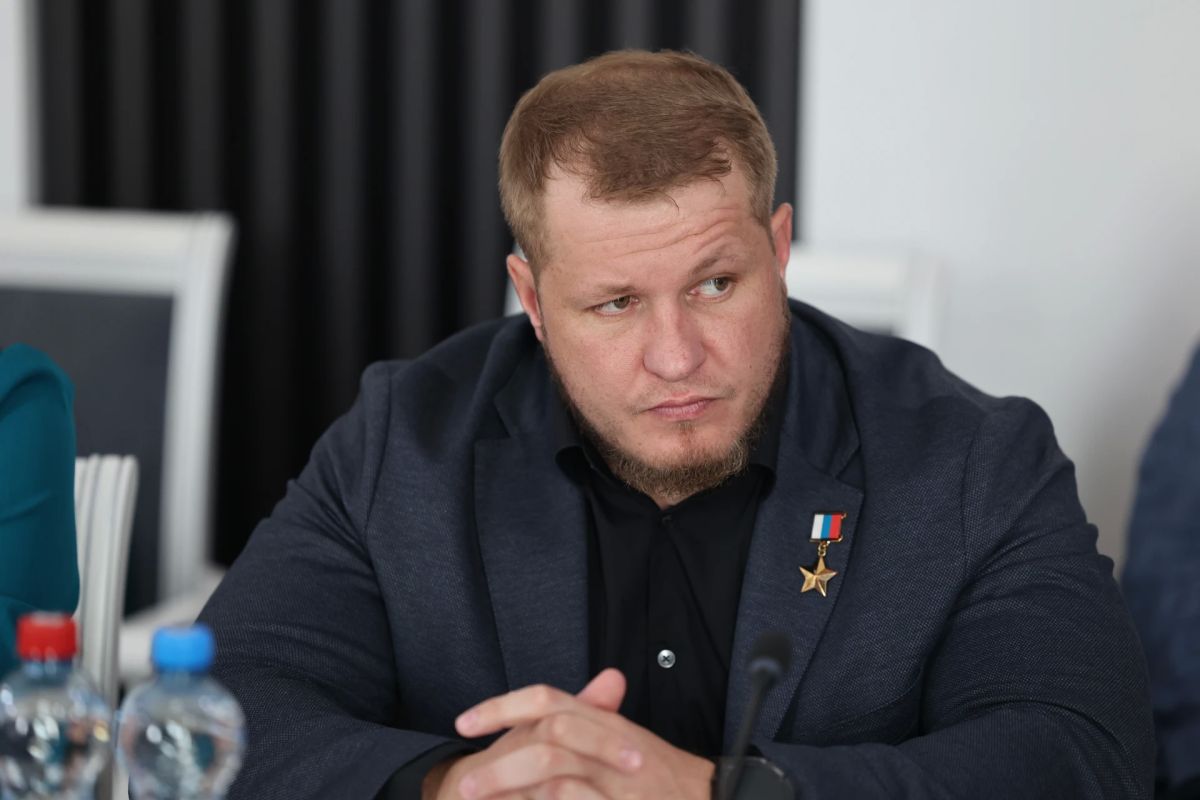 Фракция ЕР в облсовете выдвинула на пост спикера регионального парламента 8 созыва Владимира Серикова Фракция ЕР в облсовете выдвинула на пост спикера регионального парламента 8 созыва Владимира Серикова