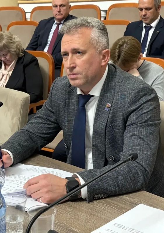 Заместителями Владимира Серикова в облсовете 8 созыва избраны Андрей Фролов и Екатерина Хрусталва
