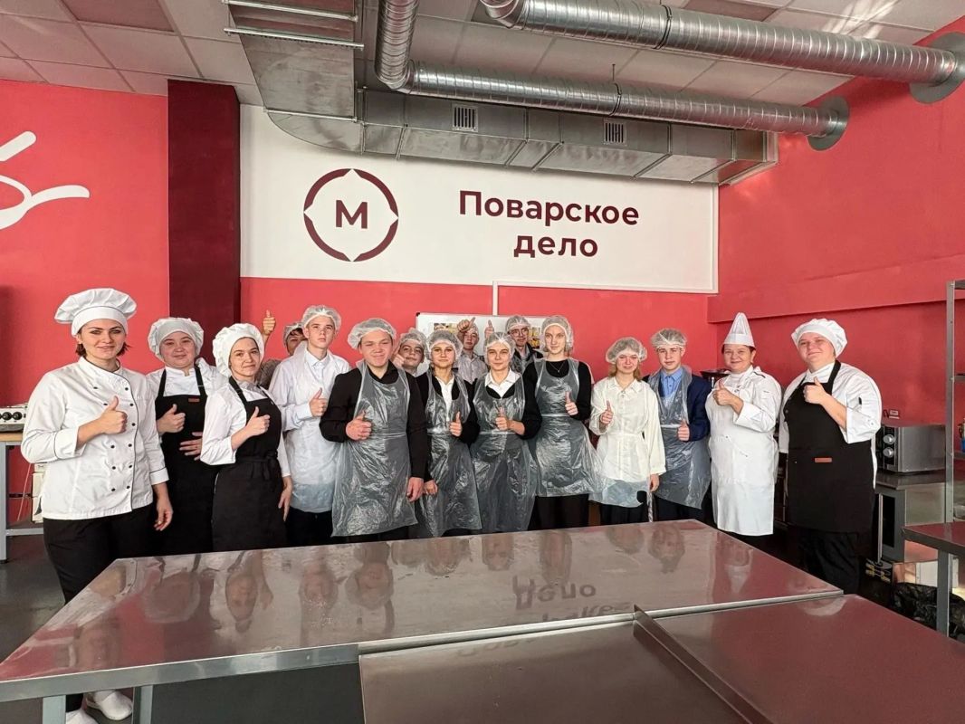 Фрезеровщиками-пекарями на один день стали школьники ЛО Фрезеровщиками-пекарями на один день стали школьники ЛО