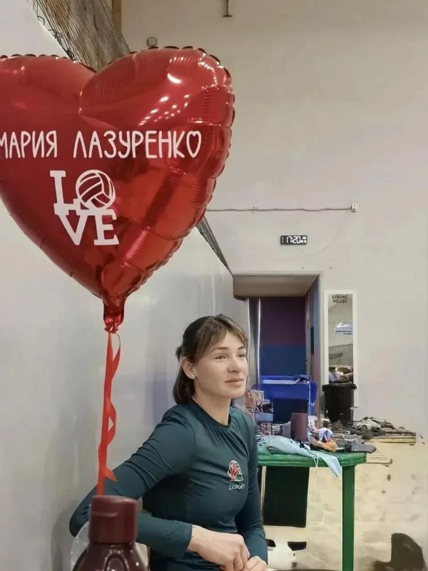 Надпись на мяче: Микаса Бич Про Надпись на мяче: Микаса Бич Про