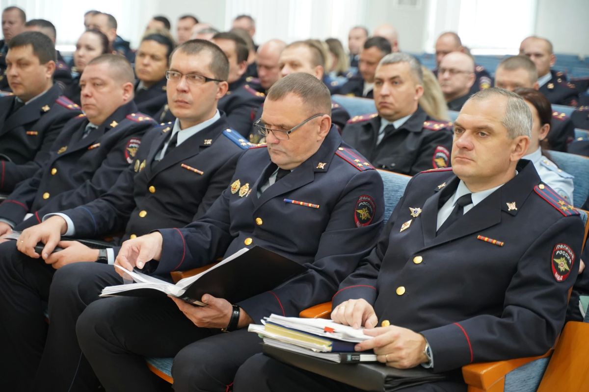 В УМВД России по Липецкой области на заседании коллегии подвели итоги работы региональной полиции за 9 месяцев 2026 года В УМВД России по Липецкой области на заседании коллегии подвели итоги работы региональной полиции за 9 месяцев 2026 года