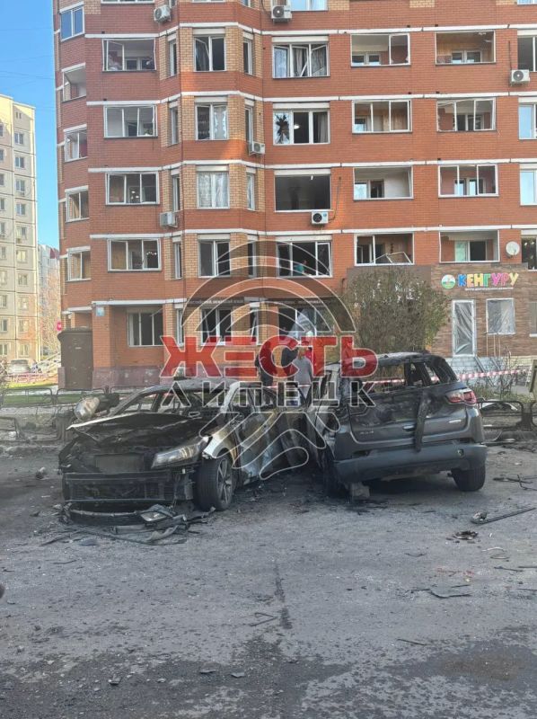Региональные ТГ-каналы сообщают, что в Липецке обломками БПЛА повреждены жилые дома и загорелись несколько гражданских автомобилей Региональные ТГ-каналы сообщают, что в Липецке обломками БПЛА повреждены жилые дома и загорелись несколько гражданских автомобилей
