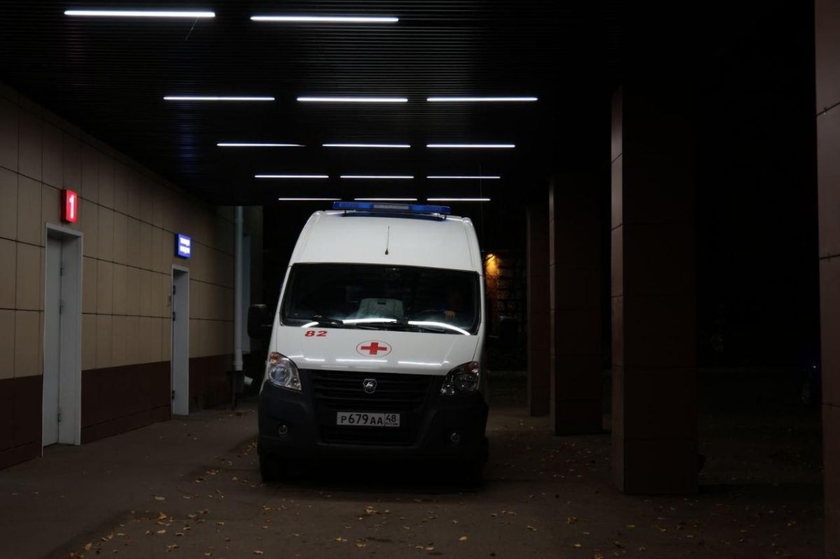 Один человек погиб, ещё шестеро пострадали при ракетной атаке на Елец в Липецкой области Один человек погиб, ещё шестеро пострадали при ракетной атаке на Елец в Липецкой области