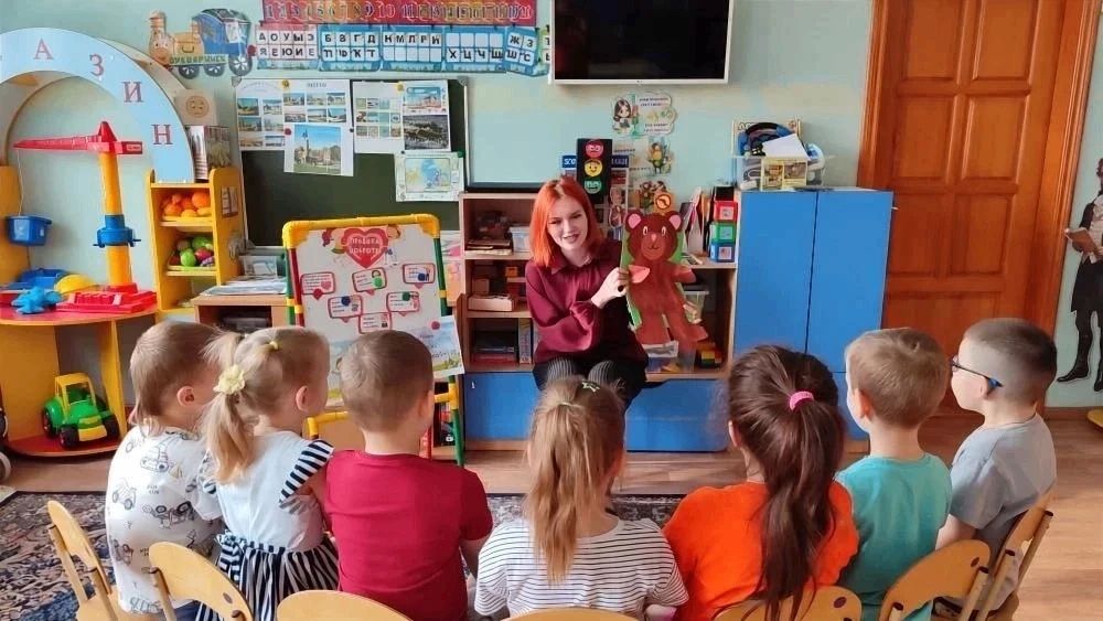 Лидия Лукьянова, выпускница Института психологии и образования ЛГПУ имени П.П. Семенова-Тян-Шанского, по направлению «Начальное и дошкольное образование» присоединилась к акции "Секреты из садика" Лидия Лукьянова, выпускница Института психологии и образования ЛГПУ имени П.П. Семенова-Тян-Шанского, по направлению «Начальное и дошкольное образование» присоединилась к акции "Секреты из садика"