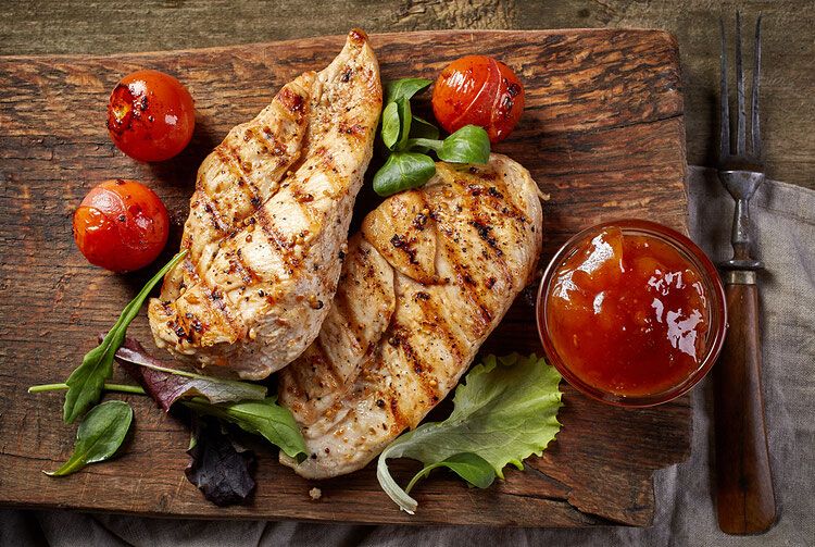 Как сделать куриное филе вкусным и сочным?