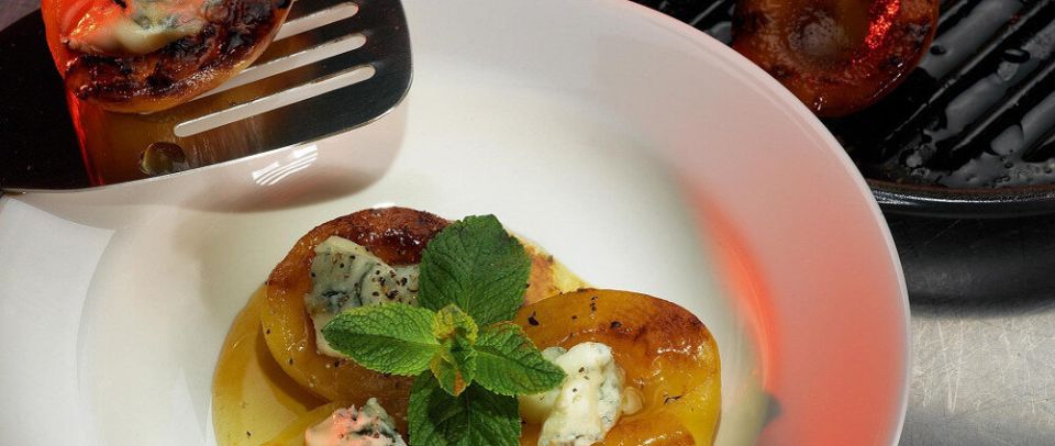 Персики в руках шеф-поваров: удивительные рецепты к урожайному сезону