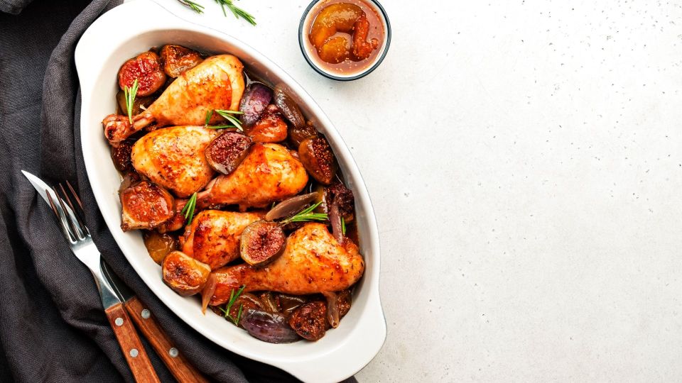 Куриные ножки будут таять во рту: секретный соус даст хрустящую корочку