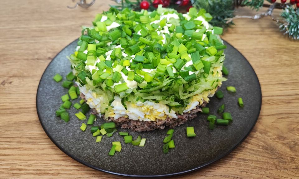 Легкий и вкусный салат из консервов: быстрота и домашний уют на вашем столе