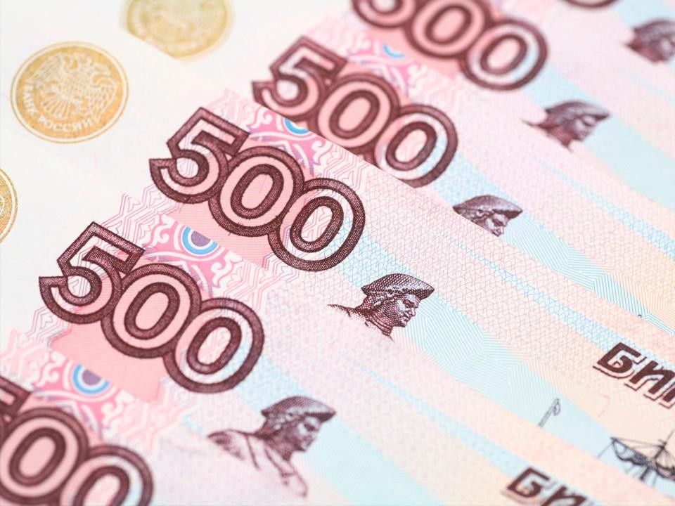 Досрочные выплаты к праздникам: когда россияне получат деньги