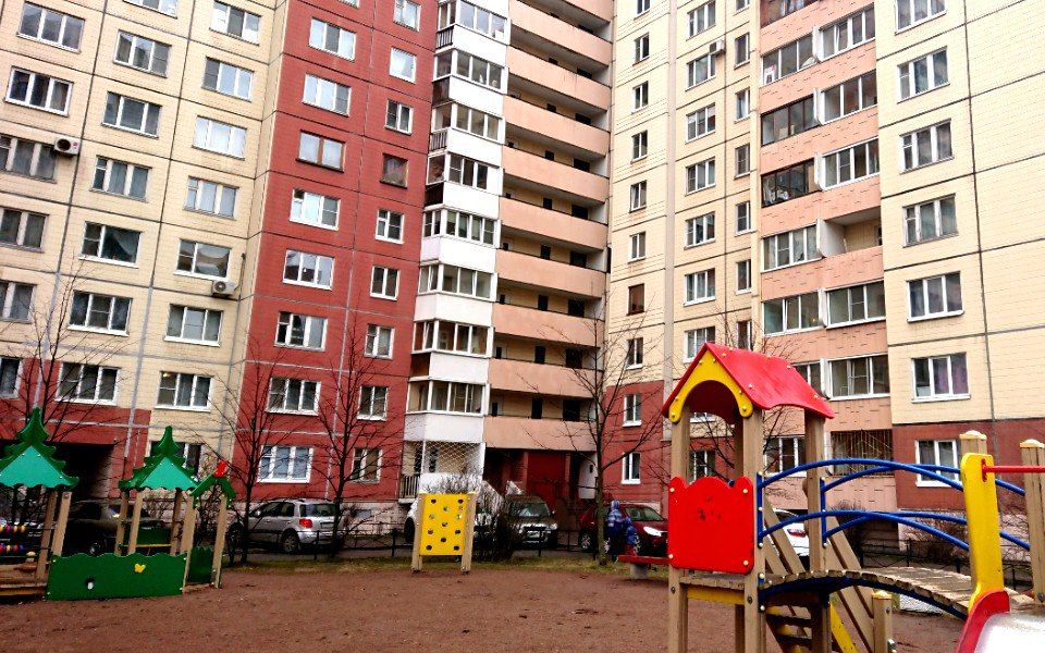 Как управляющие компании отвечают за благоустройство многоквартирных домов: Что надо знать жильцам