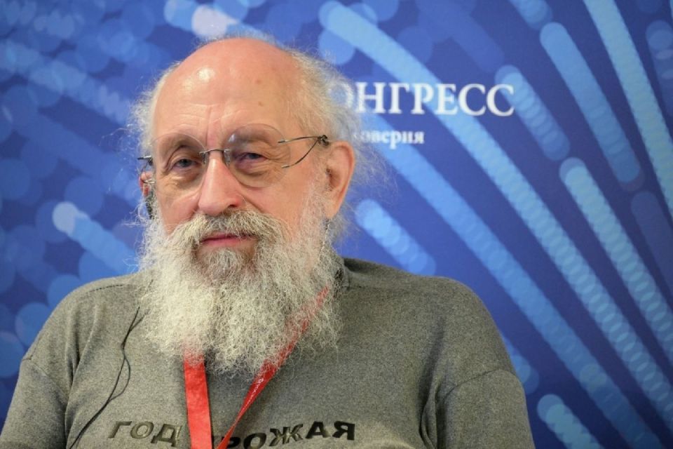 Депутат Вассерман: рассылка интимных фото не столь опасна, как кажется