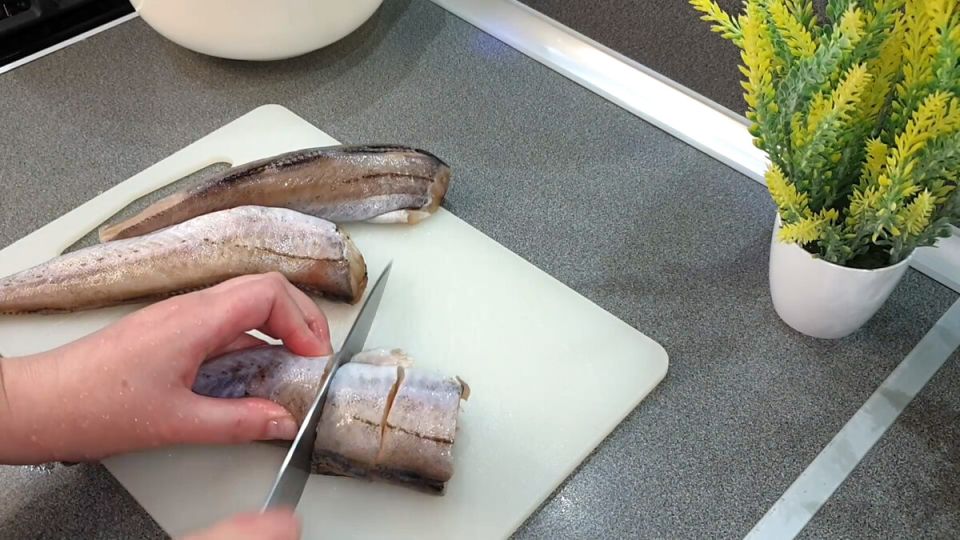 Как превратить минтай в кулинарный шедевр: простой и вкусный рецепт