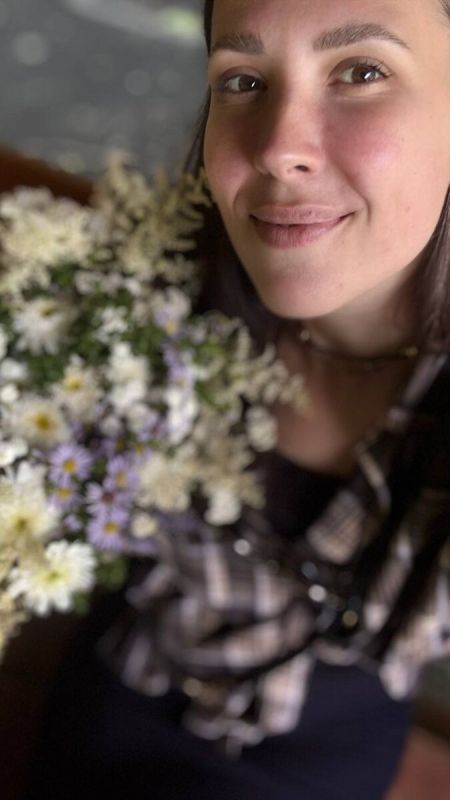 Теплота простоты: букеты и десерты как проявление заботы